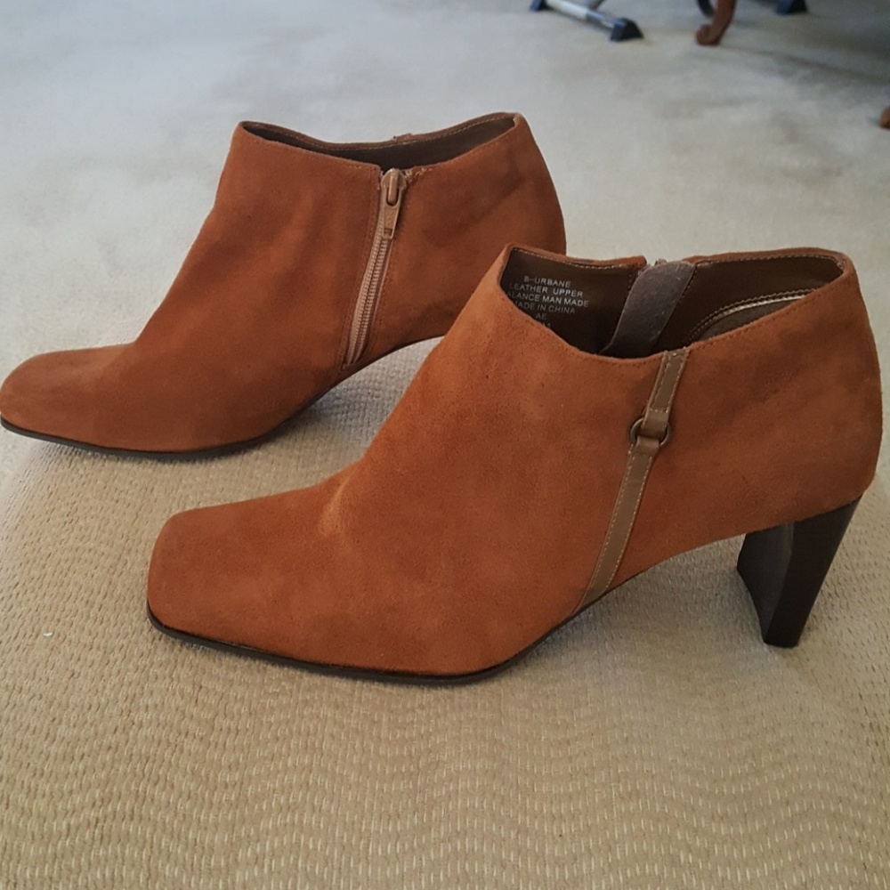 NWOT! Bandolini Suede Shoes - 9&1/2 M